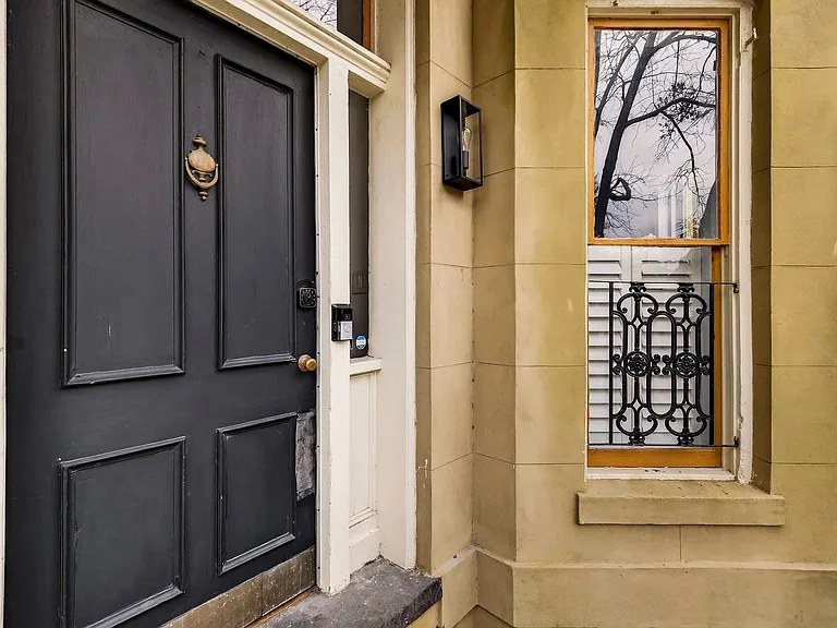 313 W Bolton St — Photo 8
