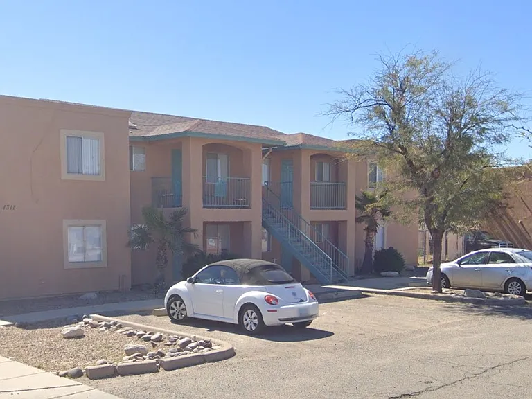 1311 N Gila St #4 — Photo 21