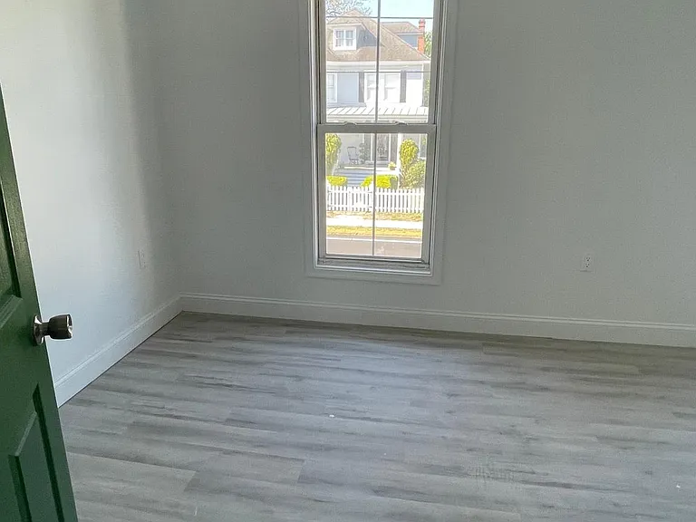 226 Broad St — Photo 13