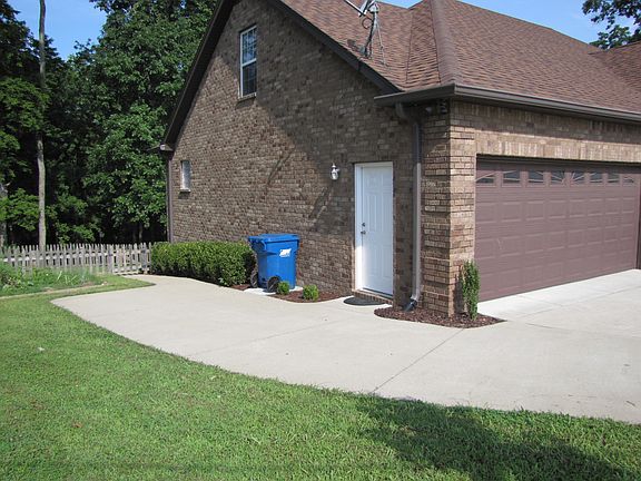 3rd image of 1413 Bolton Dr