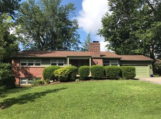 302 Chelsea Rd, Windy Hills, KY 40207