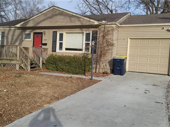 9905 Campbell St, Kansas City, MO 64131