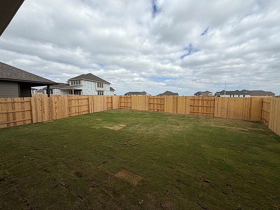 137 Clover Bend Elevation Image 4