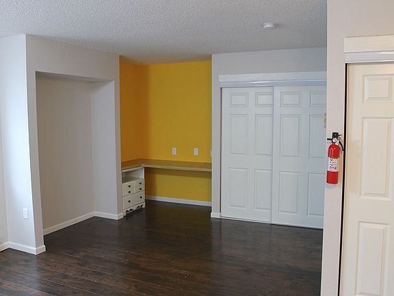 4th image of 1526 E Superior St APT 3