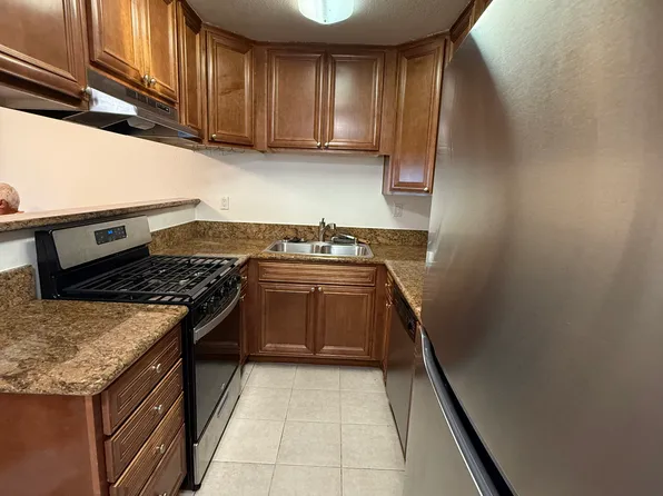 631 7th St APT 1, Imperial Beach, CA 91932
