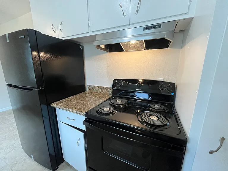 462 Hendley St #5 — Photo 3