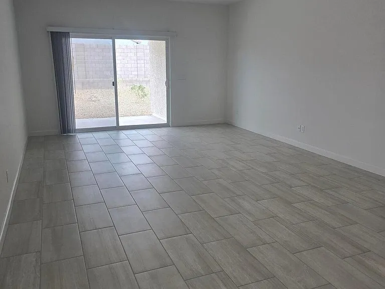 24050 W Flores Dr — Photo 12