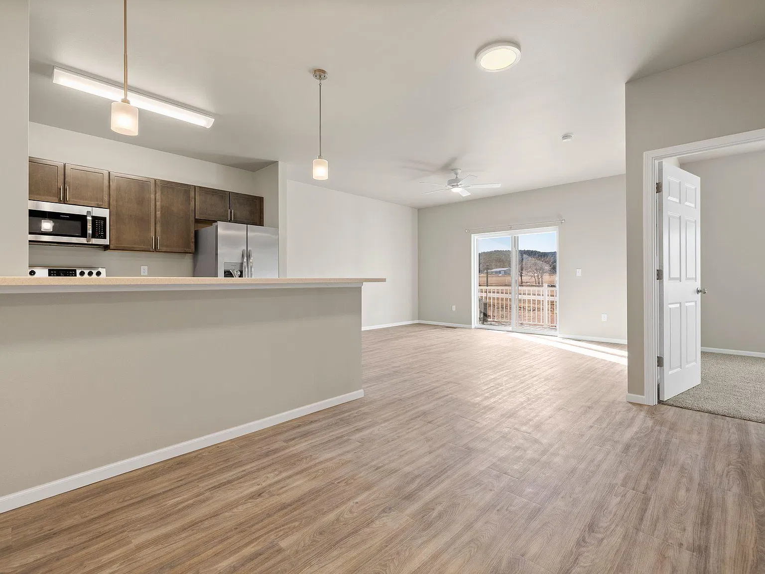 1 bed, 836 sqft, $1,075 — Photo 1