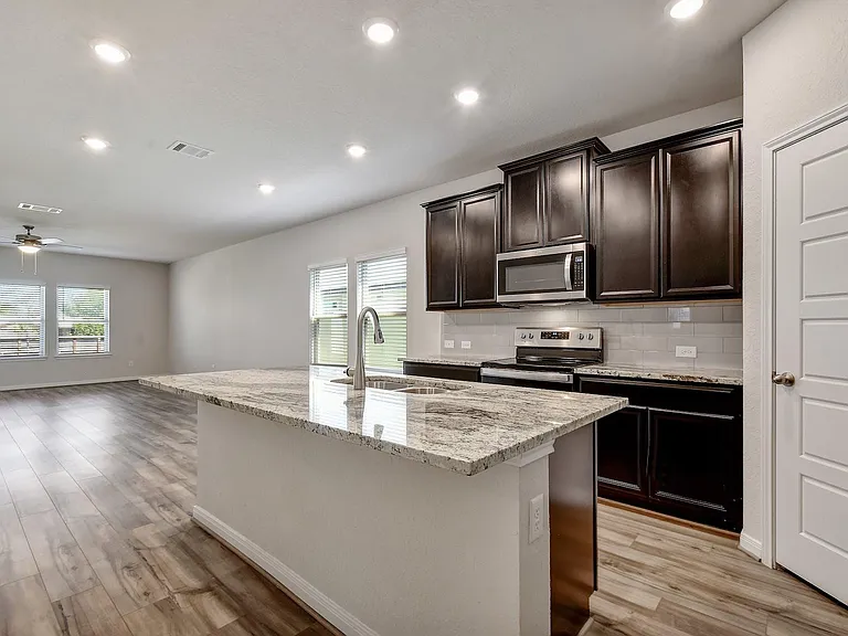 1215 Meyers Mdw — Photo 11