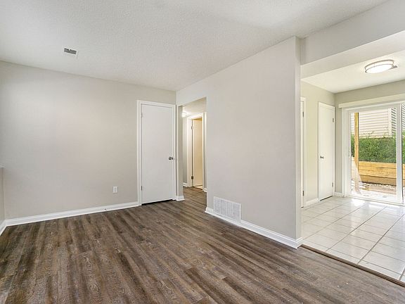 4th image of 433 N Riverview Dr #1B