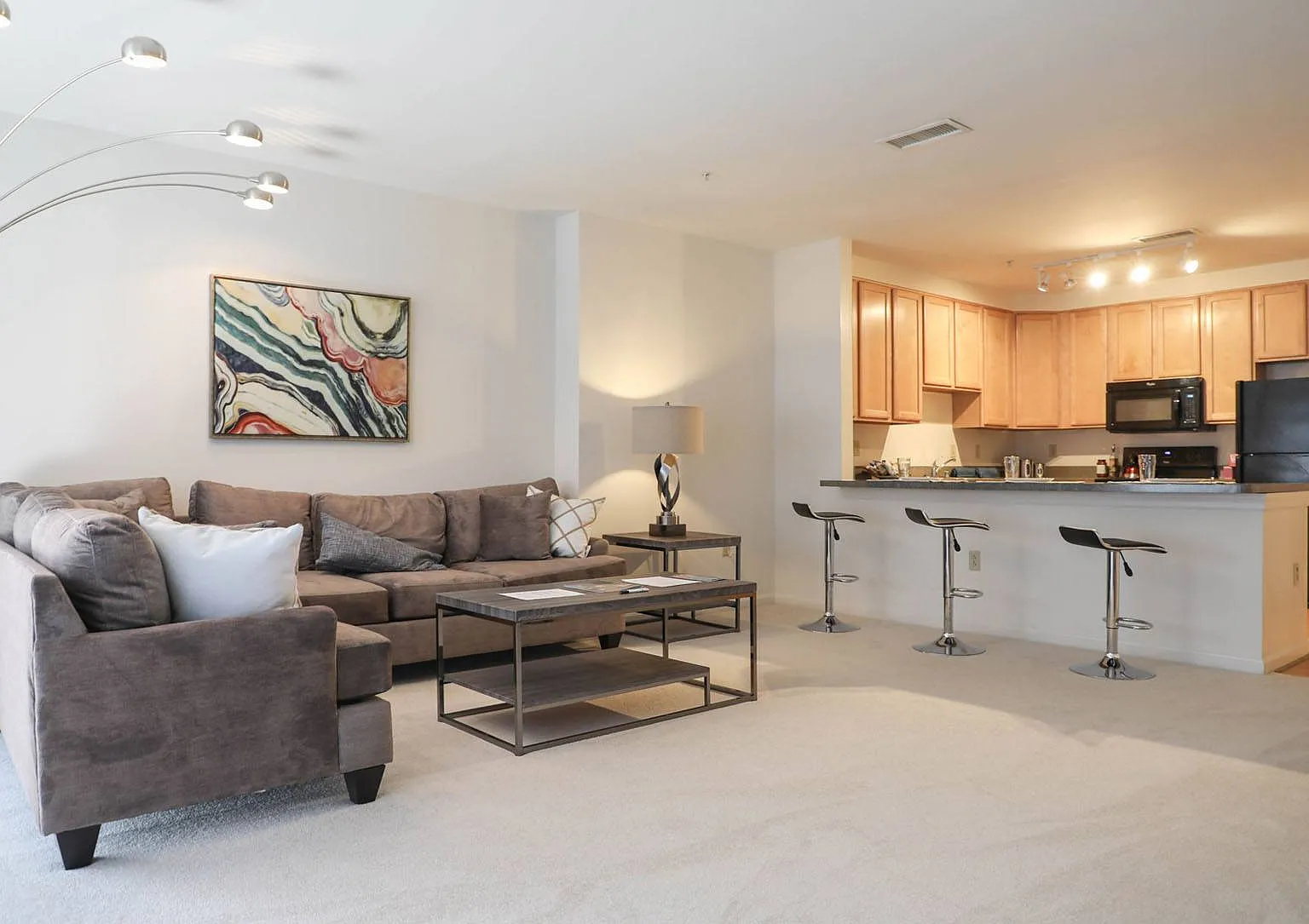 Symphony Center Apartments — Photo 2