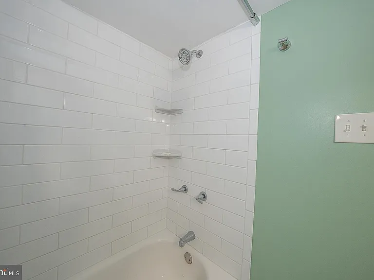 1916 S Alder St — Photo 29