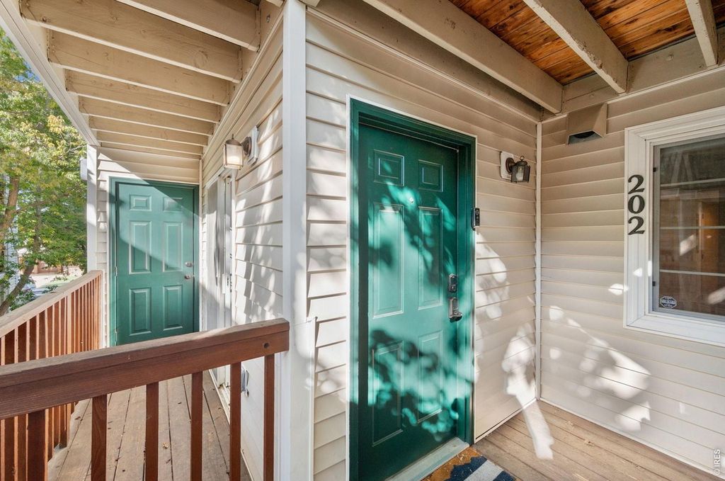 1221 University Ave #D-202