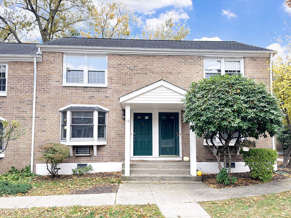 1st image of 245 Sunnyridge Ave APT 52