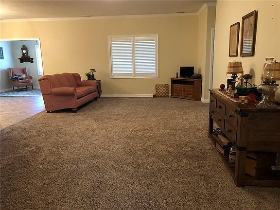 4th image of 3788 Anderson Dr N