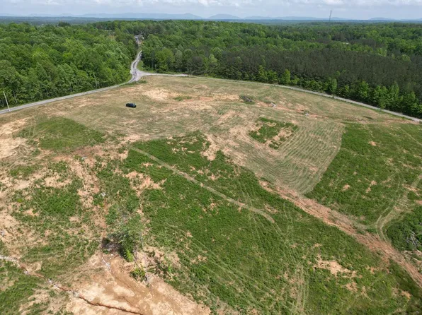Thomas Springs Rd, Crossville, TN 38572