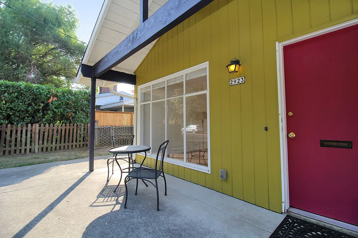 Building Photo - 2923 NE 92nd Ave