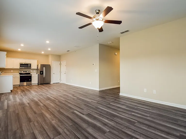 526 Knightsbridge Ln — Photo 5