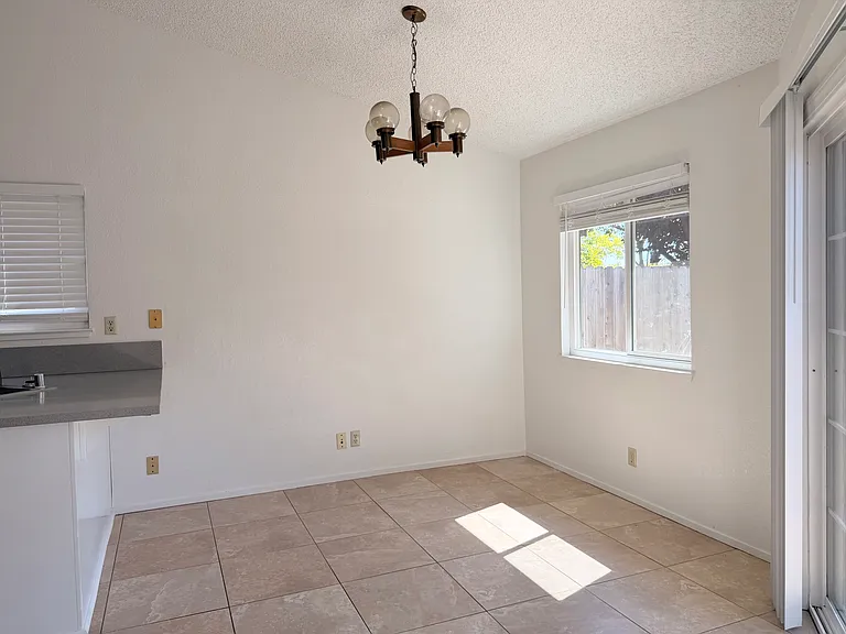 950 Spyglass Ct — Photo 5
