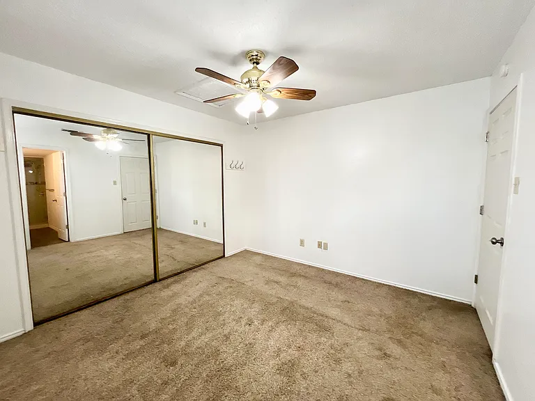 1450 Meadowood Village Dr — Photo 9