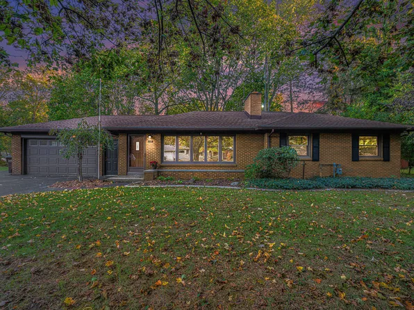 605 Brookside Dr, Allegan, MI 49010