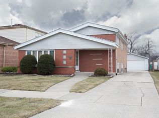 9120 S Parkside Ave, Oak Lawn, IL 60453