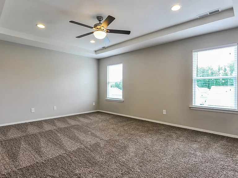 440 Kerriann Ln — Photo 6