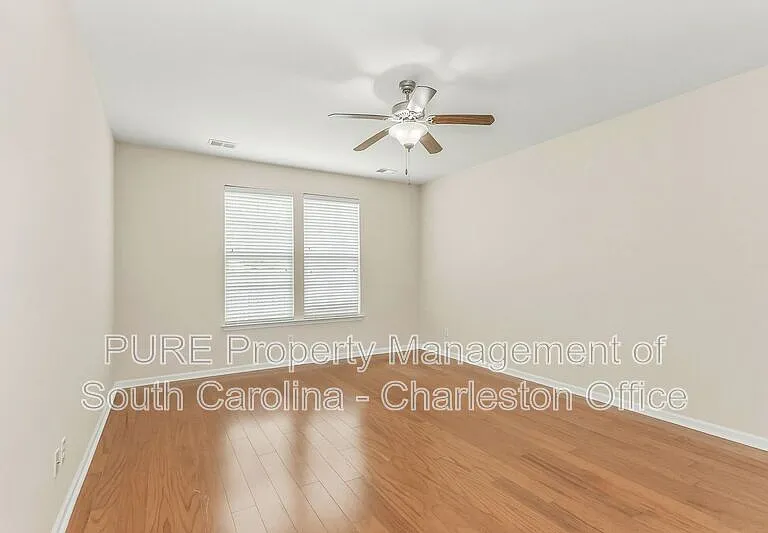 481 Gianna Ln — Photo 10