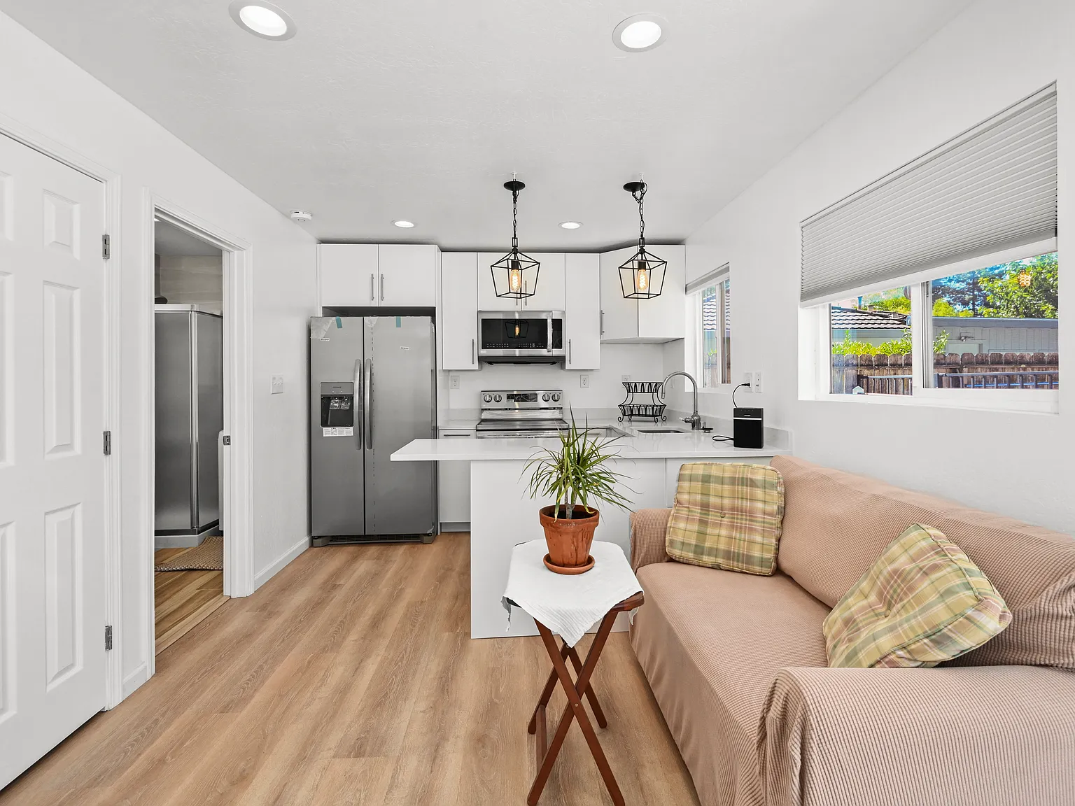 1 bed, 400 sqft, $2,500 — Photo 4