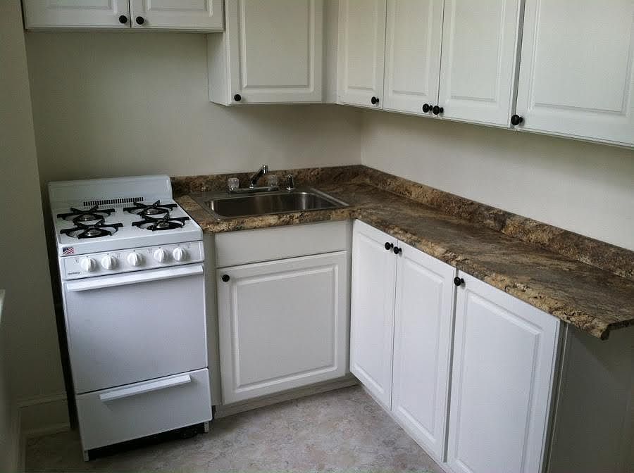 2nd image of 628 Constitution Ave NE