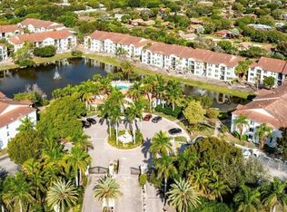221 Villa Cir, Boynton Beach, FL 33435