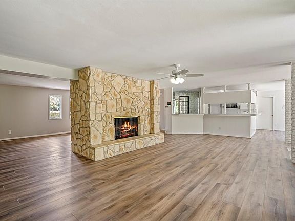 3rd image of 14110 Bonney Brier Dr