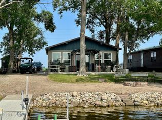 2046 Golden Shores Dr, Hatton, ND 58240