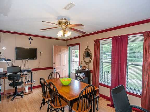 2nd image of 2518 Primrose Ave