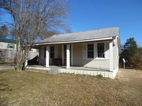 402 Stockade St, Clifton, TN 38425