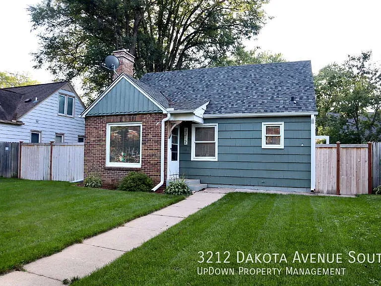 3212 Dakota Ave S — Photo 1