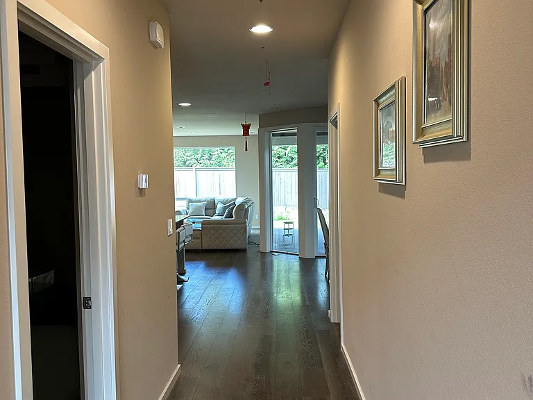 16538 SE 46th Ct — Photo 3