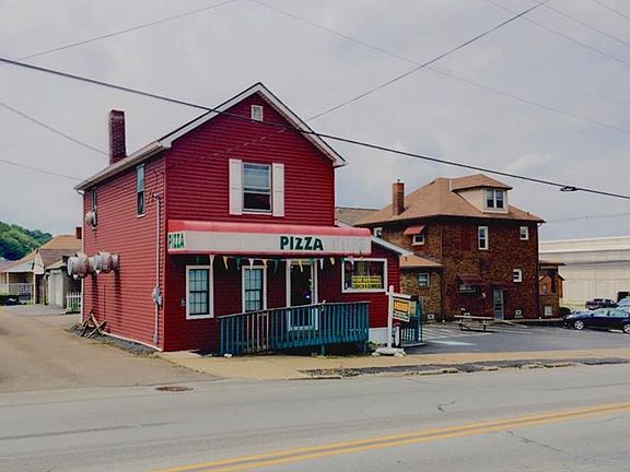 4th image of 810 2nd St