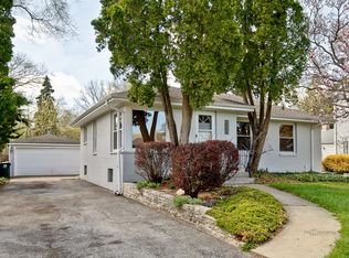 548 S Wilke Rd, Palatine, IL 60074