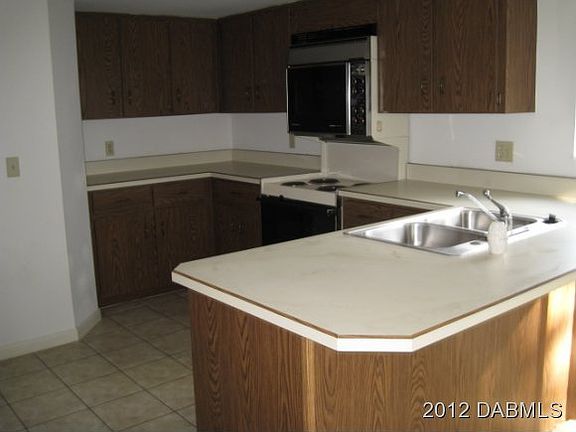 5th image of 8 Sherbury Ct #8