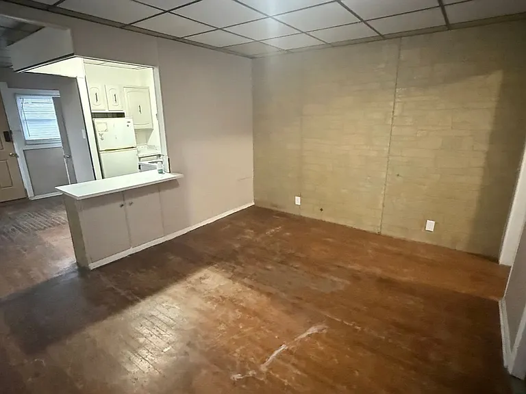 1566 Quarrier St — Photo 5