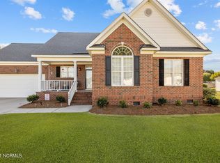 400 Edenton Ct, Winterville, NC 28590