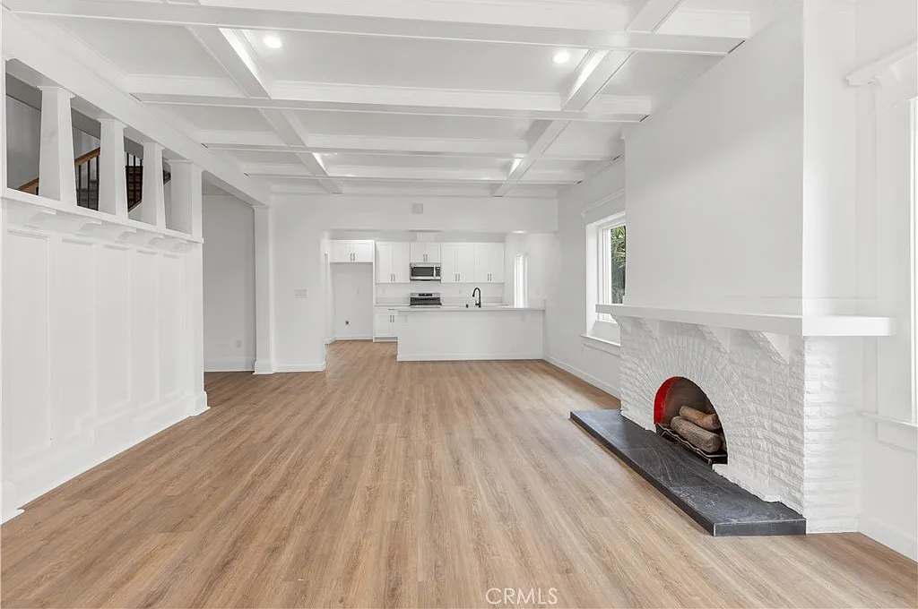 1 bed, 200 sqft, $1,200 — Photo 3