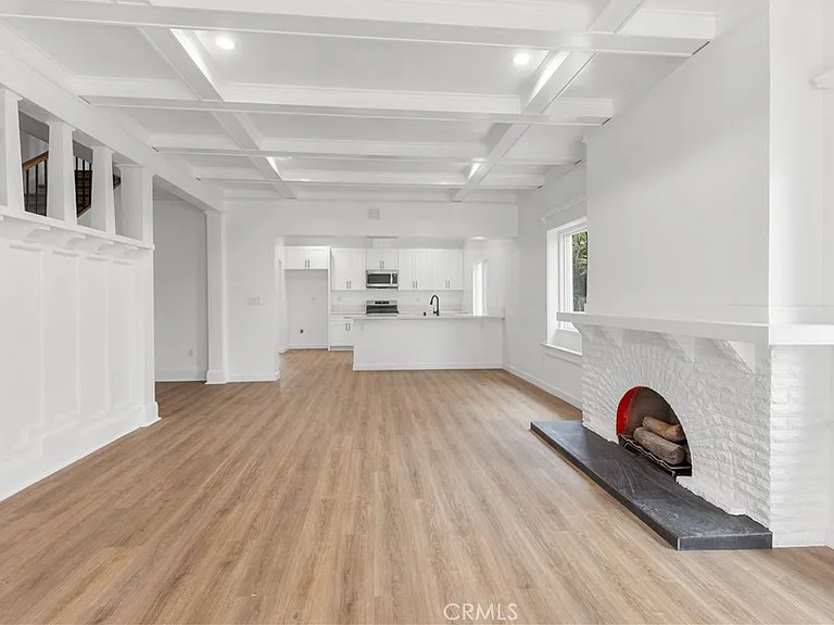 2636 S Normandie Ave — Photo 3