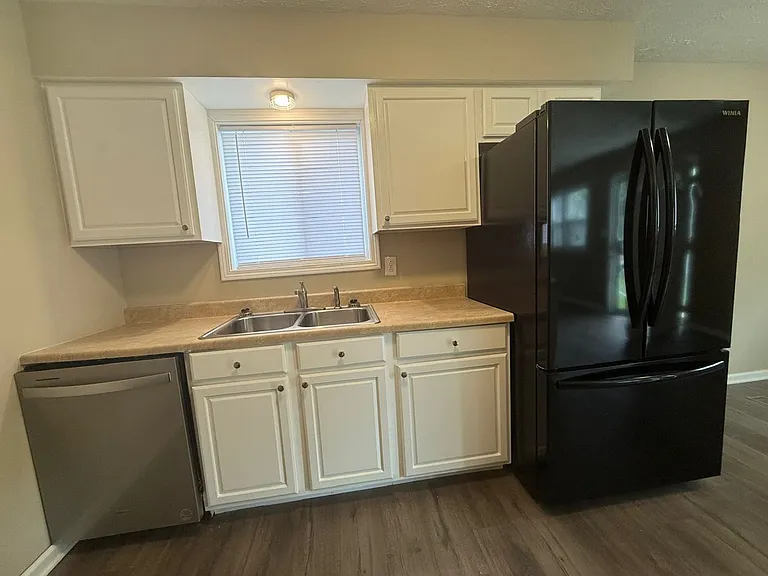 3706 Hoyt Ave — Photo 9