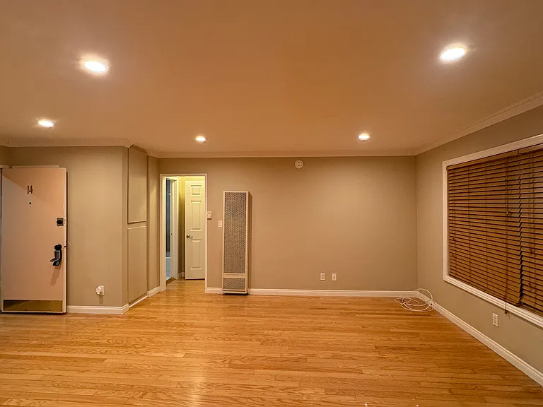 1817 Beloit Ave #14 — Photo 6
