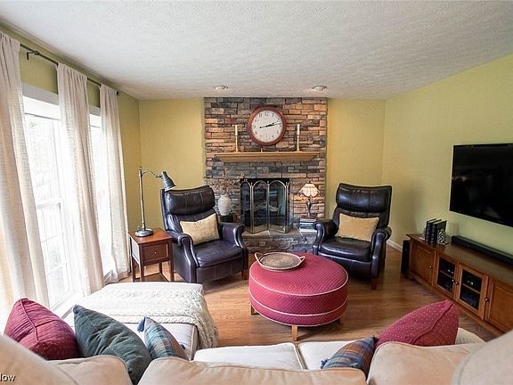 4th image of 5677 Rosemont Way