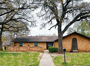 1301 W Redbud Dr, Hurst, TX 76053