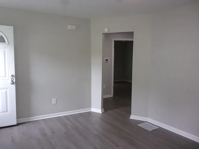 247 Barber St — Photo 4