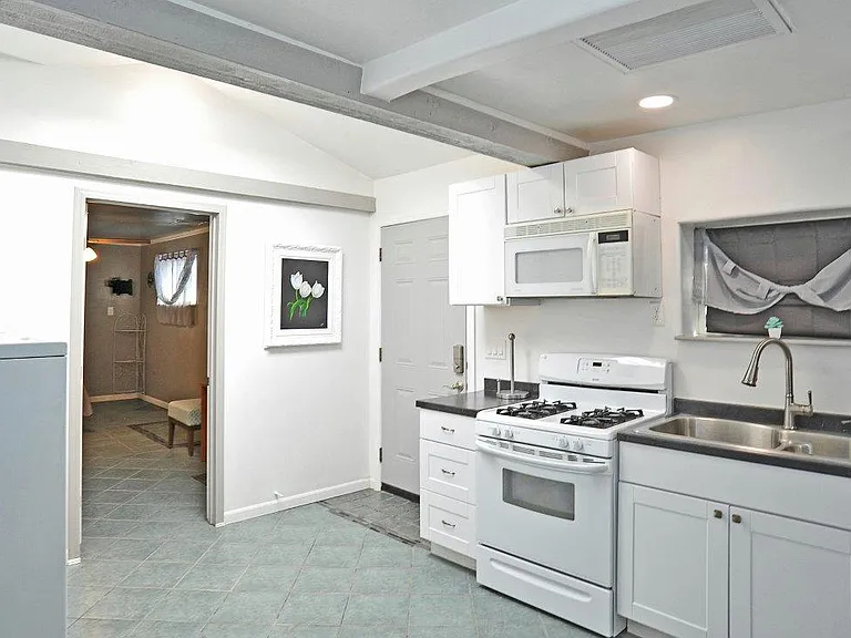 901 W Calle Ramona #2 — Photo 5